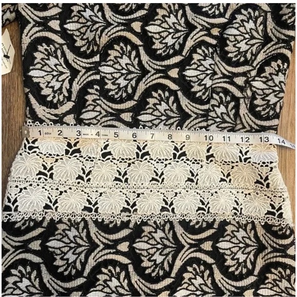 Yigal Azrouel Long Sleeve Black and White Lace Trumpet Dress Sz 4 - Picture 11 of 13